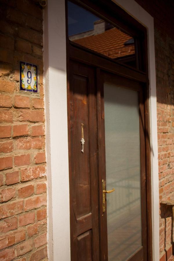 9 Stylish Suite In Unirii Square Тимишоара Экстерьер фото