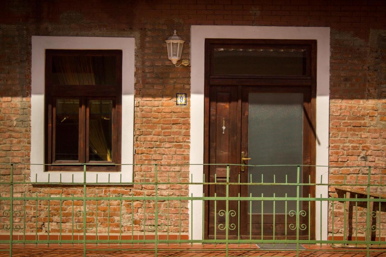 9 Stylish Suite In Unirii Square Тимишоара Экстерьер фото